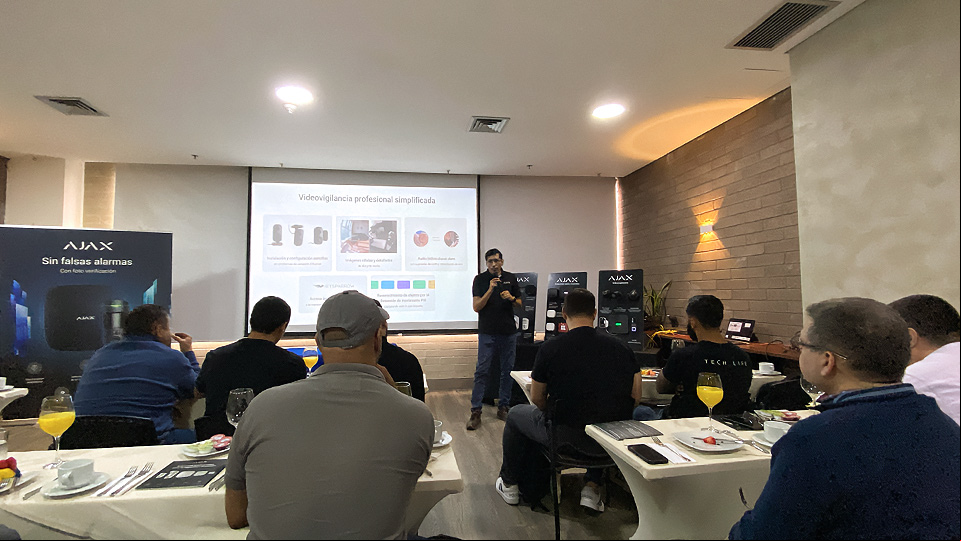 ajax roadshow 2025 medellin 1
