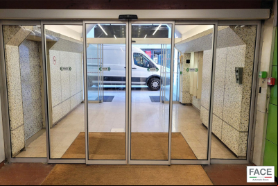 Innomatik presenta soluciones ciber seguras para control de  en el sector privado con puertas automáticas Face SL4A