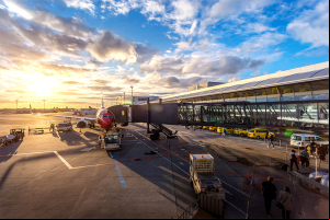 ¿Cómo se preparan los aeropuertos en términos de seguridad para mejorar la experiencia de los pasajeros?